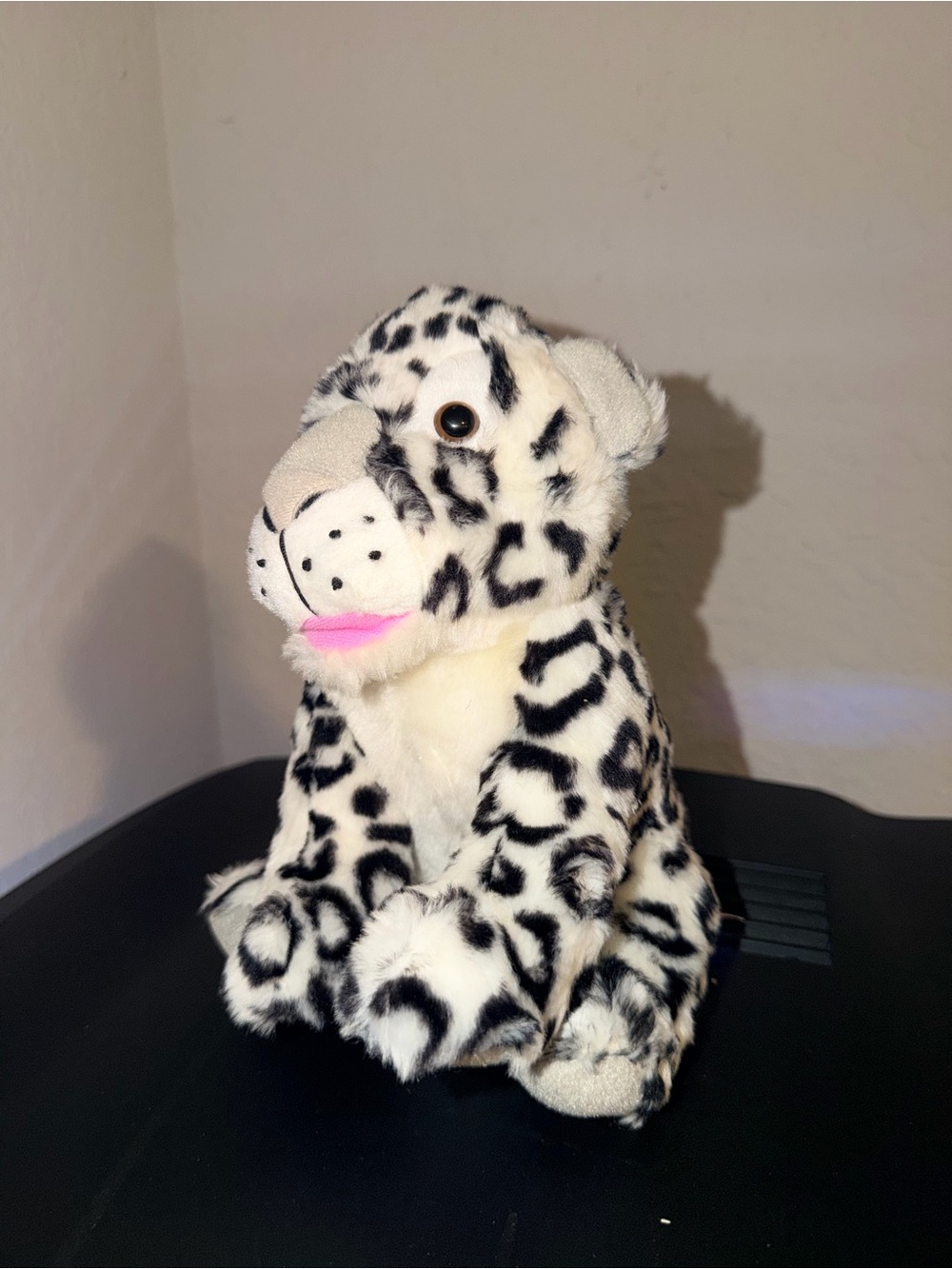2008 Barbie Care N Cure Wildlife Doctor Snow Leopard Plush Interactive